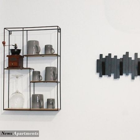 Black & White - News Apartment Bucharest Luaran gambar