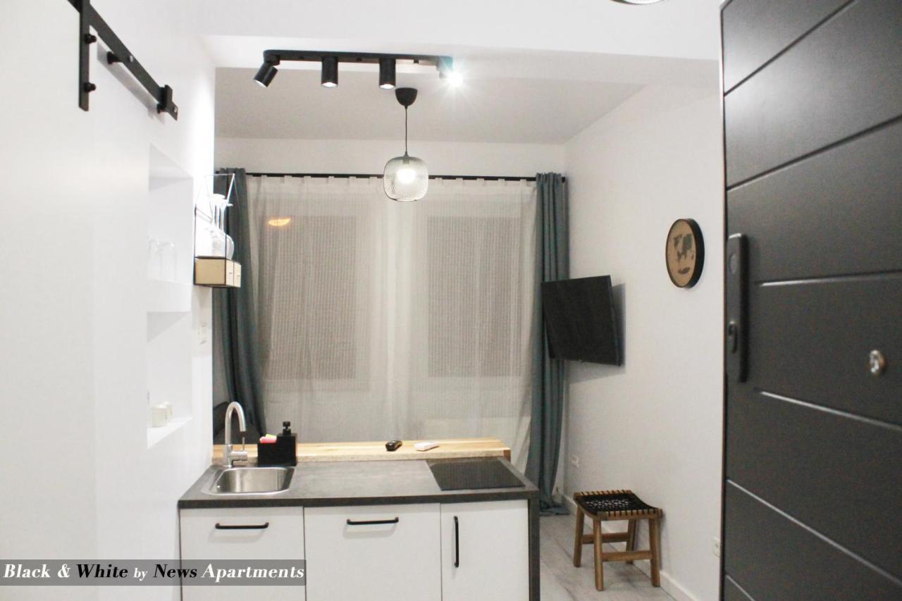 Black & White - News Apartment Bucharest Luaran gambar